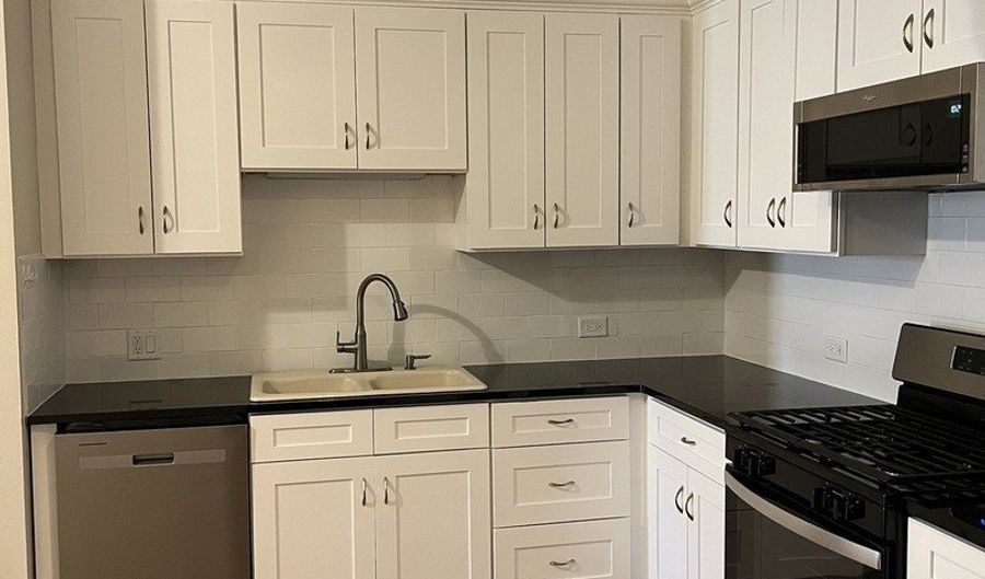 903 Main St 1, Antioch, IL 60002 - 2 Beds, 1 Bath