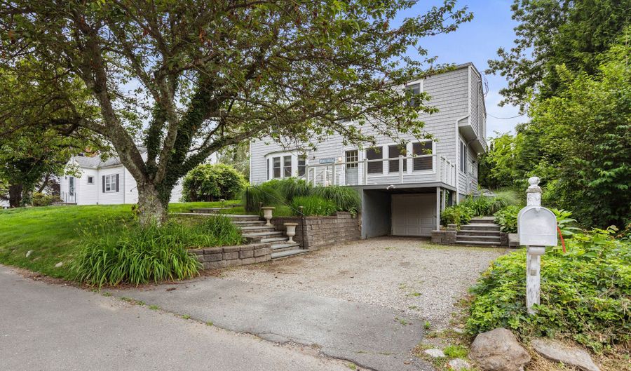 19 Sherwood Dr, Westport, CT 06880 - 4 Beds, 2 Bath