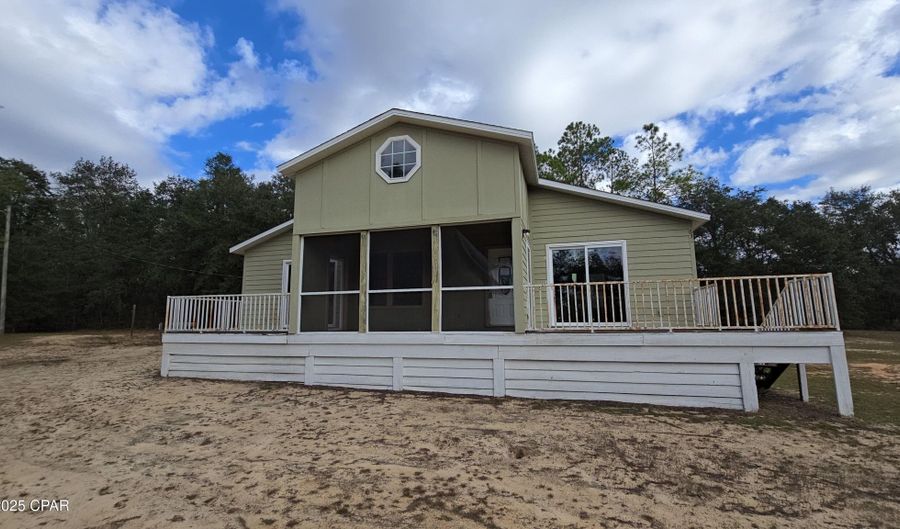 632 Carver Cir, Alford, FL 32420 - 2 Beds, 2 Bath