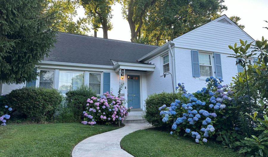 5707 CROMWELL Dr, Bethesda, MD 20816 - 4 Beds, 4 Bath