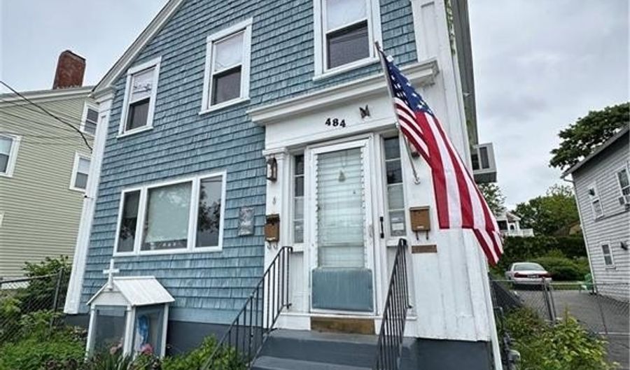 484 Thames St, Bristol, RI 02809 - 3 Beds, 2 Bath
