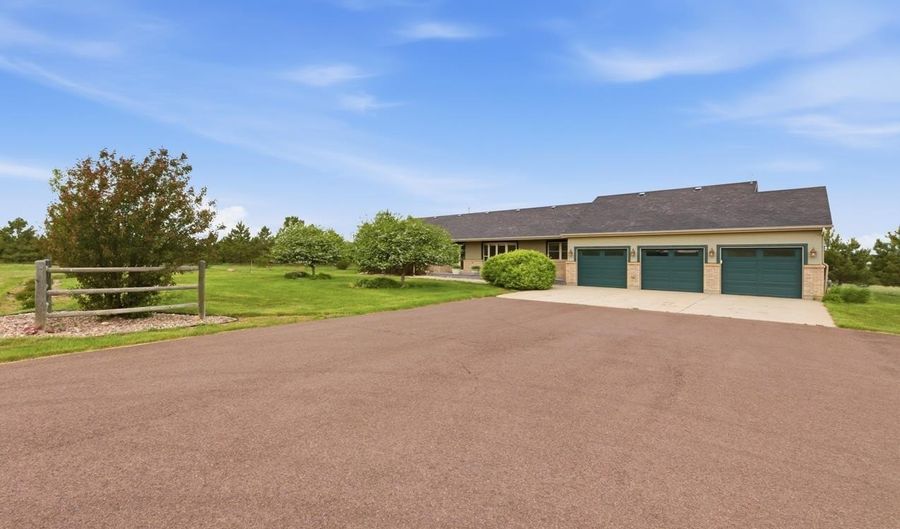 1010 IRON MTN Rd, Cheyenne, WY 82009 - 6 Beds, 4 Bath