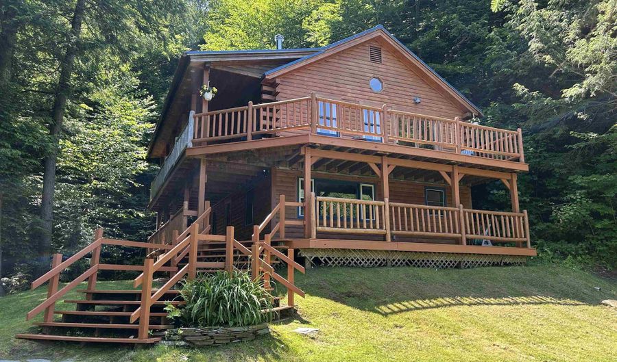 46 Log Cabin Dr, Cambridge, VT 05465 - 3 Beds, 2 Bath
