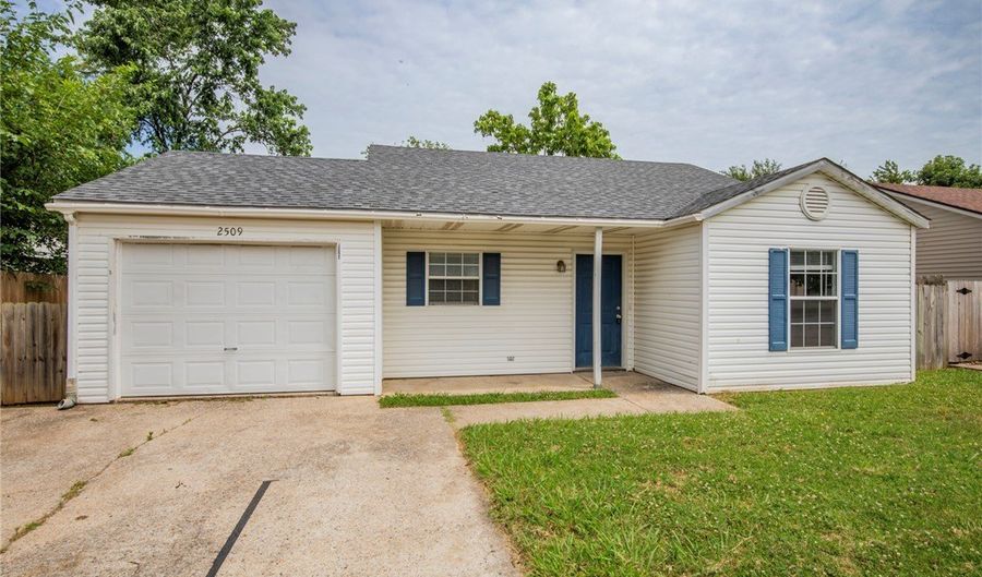 2509 Parkcrest Dr, Bentonville, AR 72712 - 3 Beds, 2 Bath