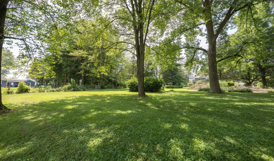 27 Lathrop Dr, Coventry, CT 06238 - 3 Beds, 1 Bath