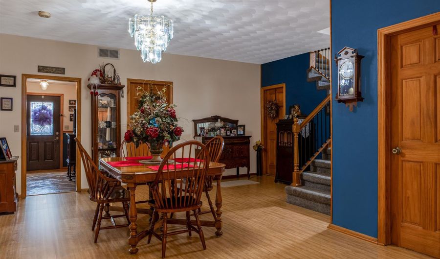 211 Warren St, Albany, WI 53502 - 3 Beds, 2 Bath