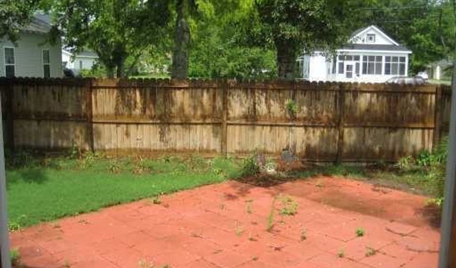 349 Reynoir St, Biloxi, MS 39530 - 2 Beds, 1 Bath