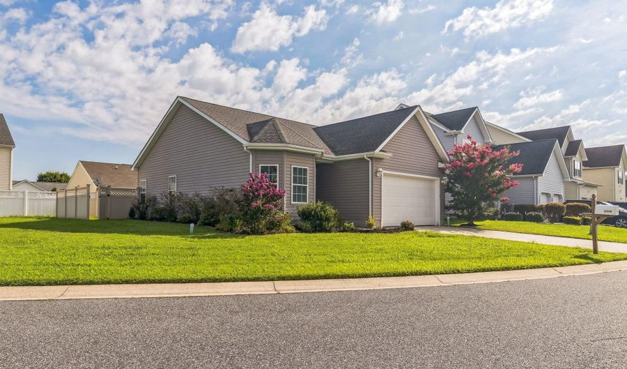 11776 BUCKINGHAM Dr, Delmar, DE 19940 - 3 Beds, 2 Bath
