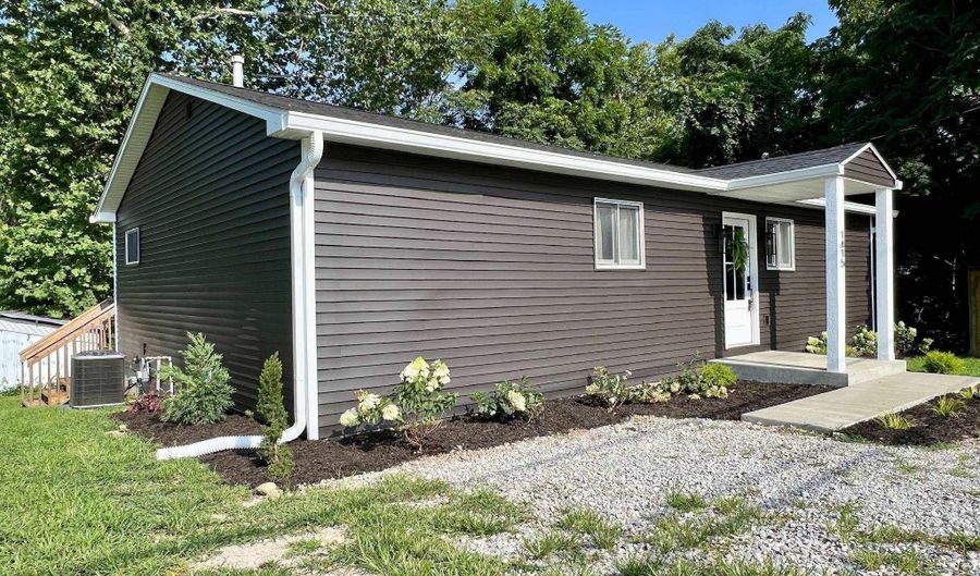 1415 T St, Bedford, IN 47421 - 2 Beds, 2 Bath