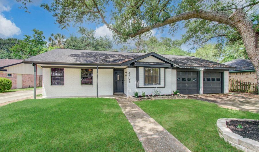 2708 Tallow St, Alvin, TX 77511 - 3 Beds, 2 Bath