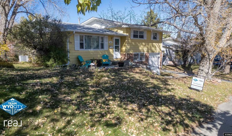 3300 Navarre Rd, Casper, WY 82604 - 3 Beds, 2 Bath