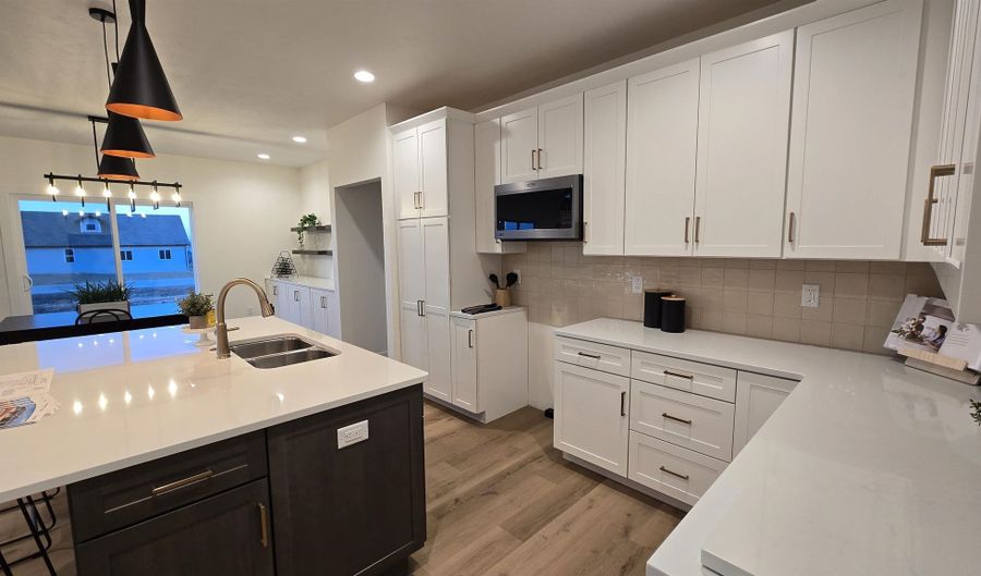 N9270 ANTON Street, Appleton, WI 54915 - 3 Beds, 3 Bath