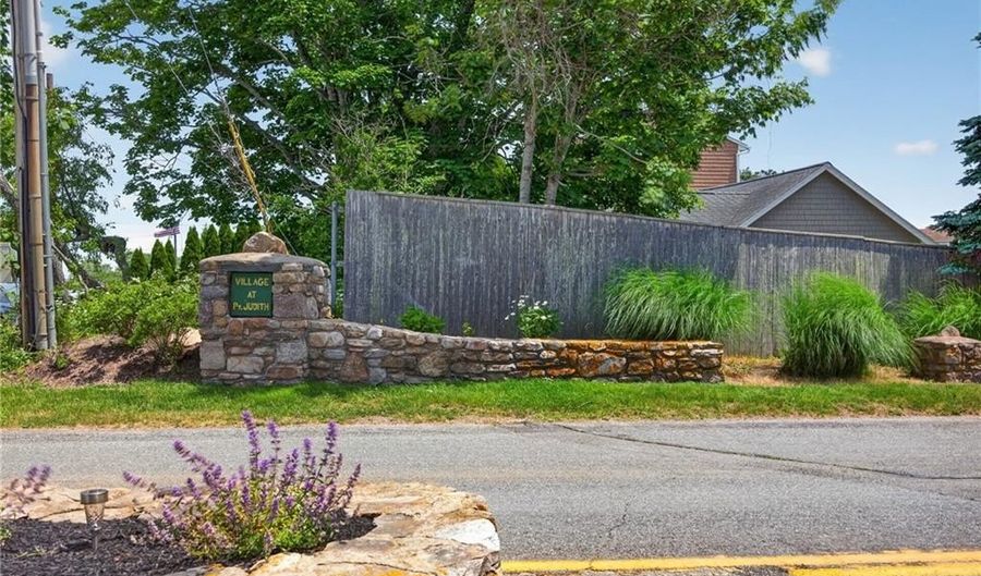 8 SOUTHWEST Rd, Narragansett, RI 02882 - 4 Beds, 2 Bath