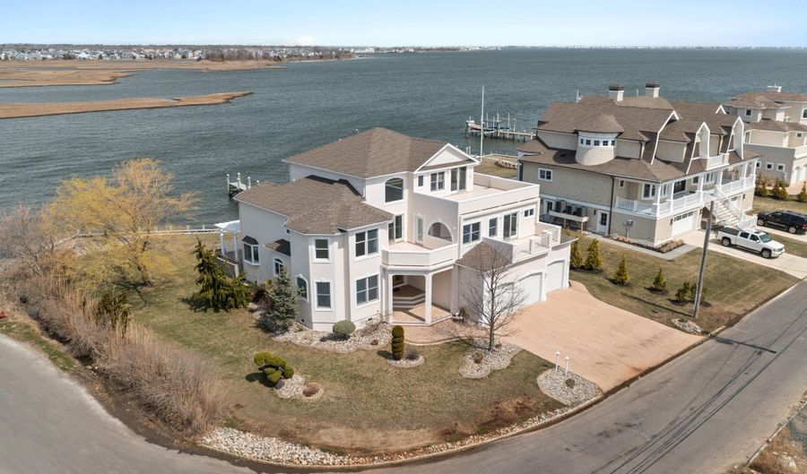 1100 Island Dr, Bayville, NJ 08721 - 5 Beds, 6 Bath
