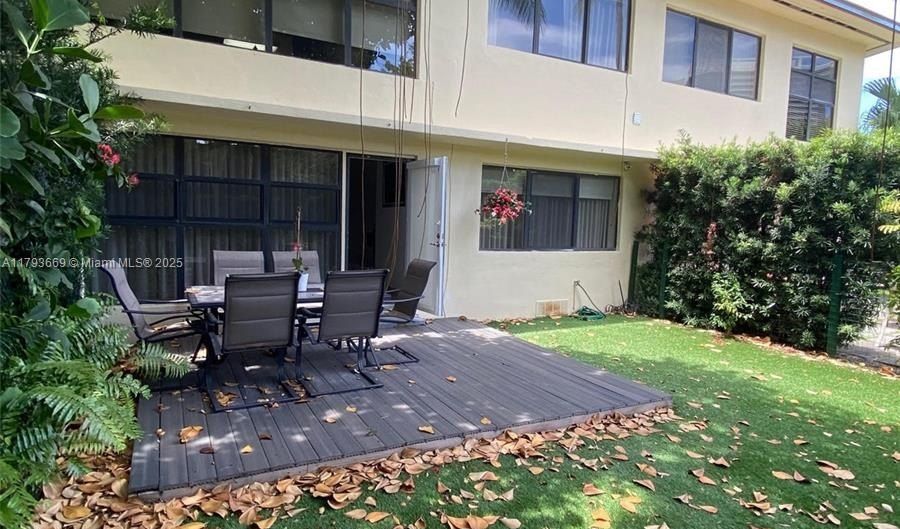 32 Camden Dr 2, Bal Harbour, FL 33154 - 1 Beds, 1 Bath