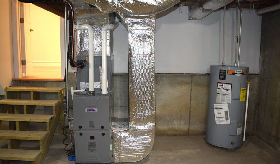 10 Meeting House Rd, Barkhamsted, CT 06063 - 3 Beds, 2 Bath