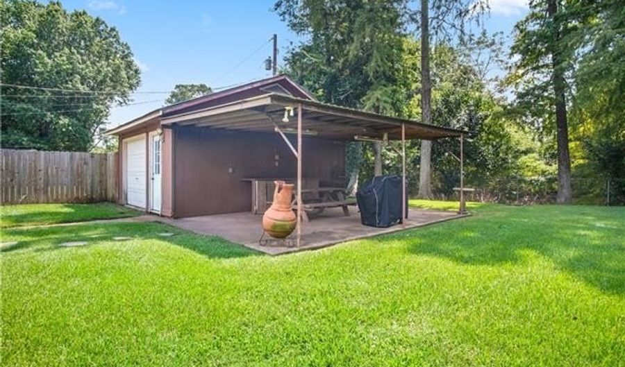 1710 PLANTATION Dr, Alexandria, LA 71301 - 3 Beds, 2 Bath