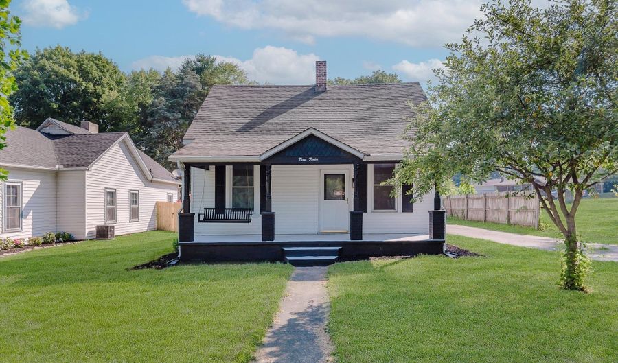 312 E Columbia St, Attica, IN 47918 - 3 Beds, 1 Bath