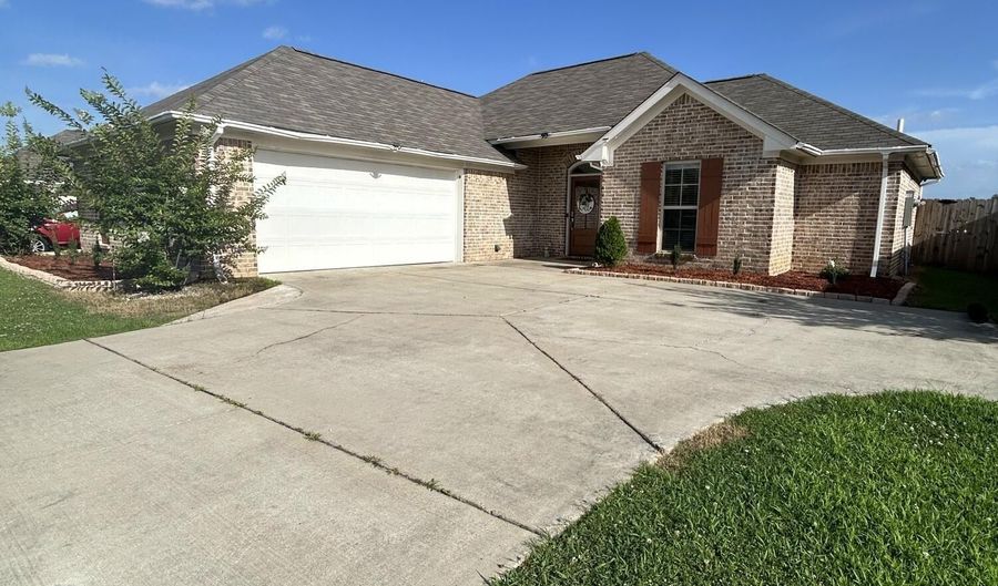 1234 Addison Ln, Brandon, MS 39042 - 3 Beds, 2 Bath