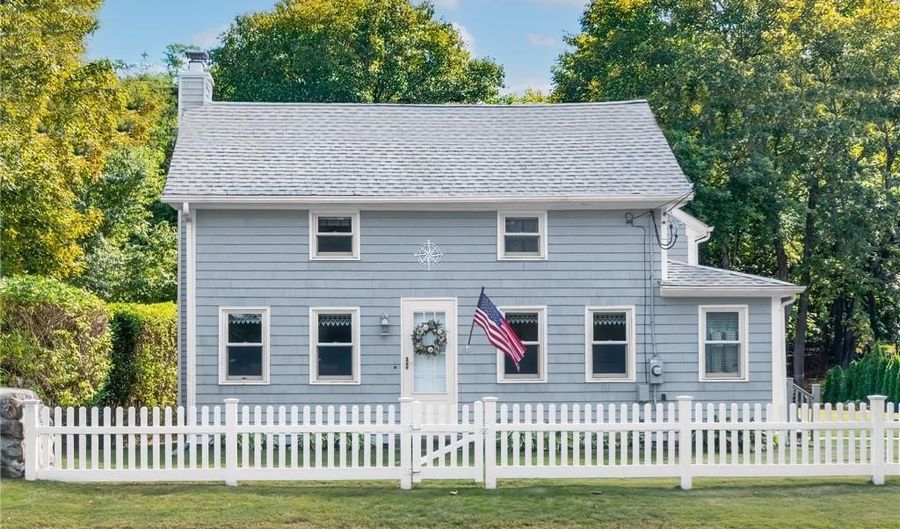 76 W Allenton Rd, North Kingstown, RI 02852 - 4 Beds, 4 Bath
