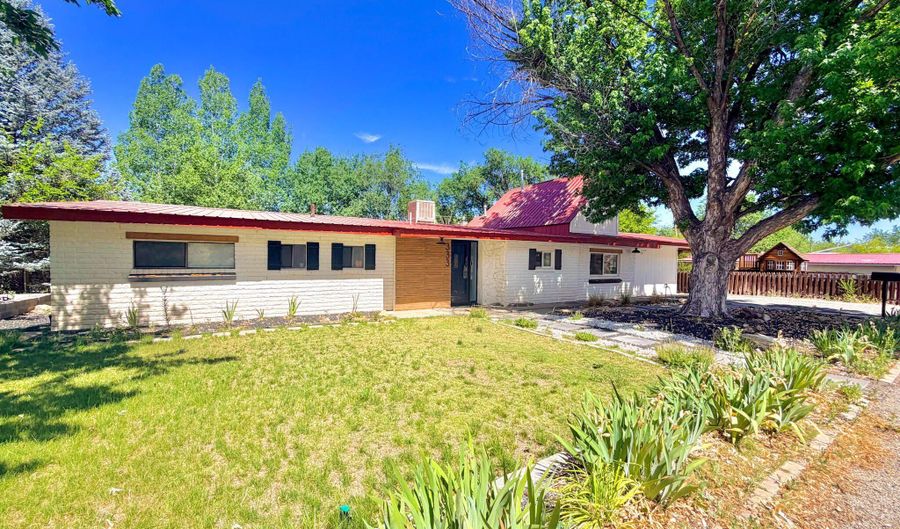 333 CLARK Dr, Aztec, NM 87410 - 3 Beds, 2 Bath