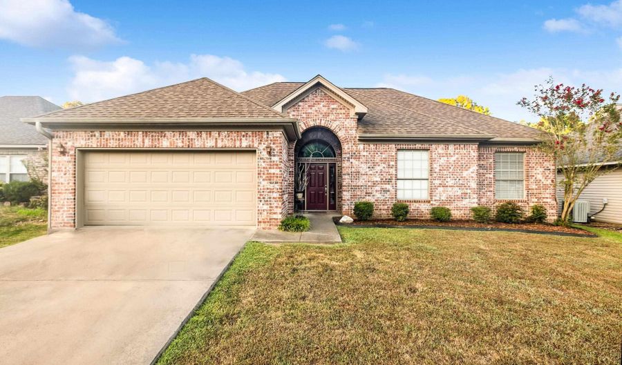 433 Wisteria Dr, Bauxite, AR 72011 - 3 Beds, 2 Bath
