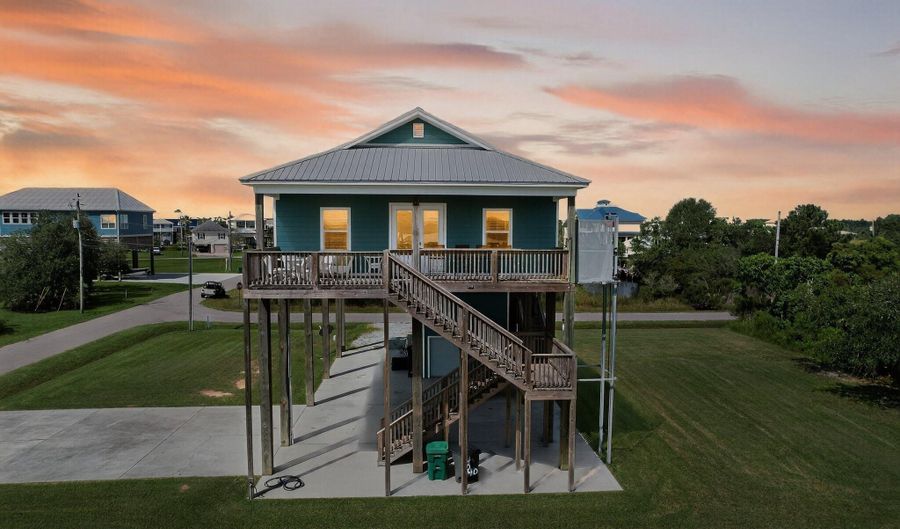 4040 Borneo St, Bay St. Louis, MS 39520 - 3 Beds, 2 Bath