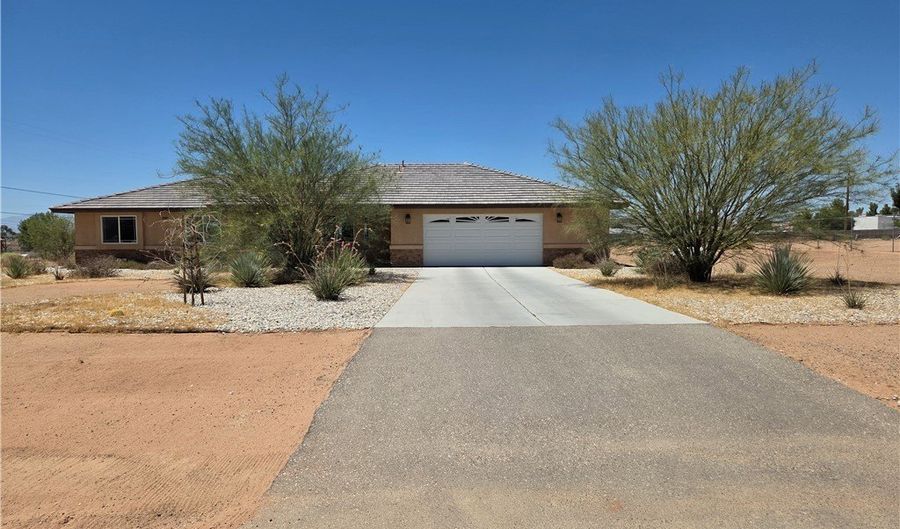 16118 OCOTILLA Rd, Apple Valley, CA 92307 - 4 Beds, 2 Bath