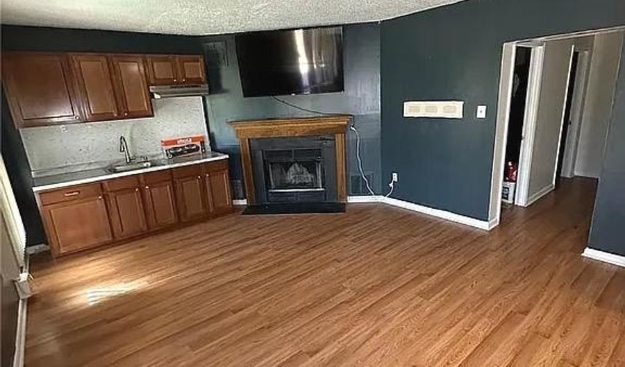 11205 LAKE OVERLOOK Pl, Bowie, MD 20721 - 1 Beds, 1 Bath