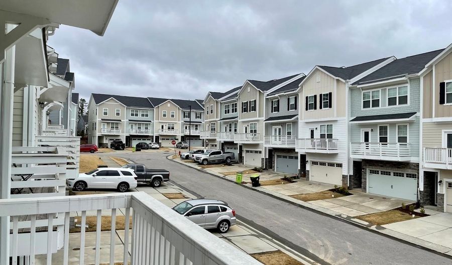 1116 Finch Ct, Apex, NC 27502 - 4 Beds, 4 Bath