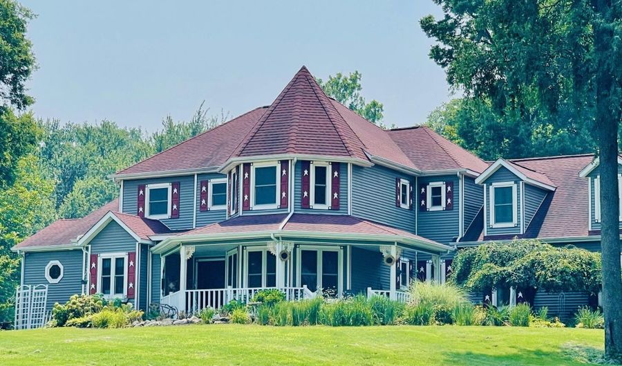 7697 20th Rd, Argos, IN 46501 - 6 Beds, 5 Bath