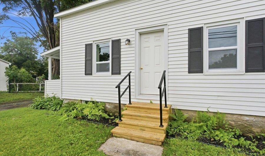 109 County St, Bennington, VT 05201 - 4 Beds, 2 Bath