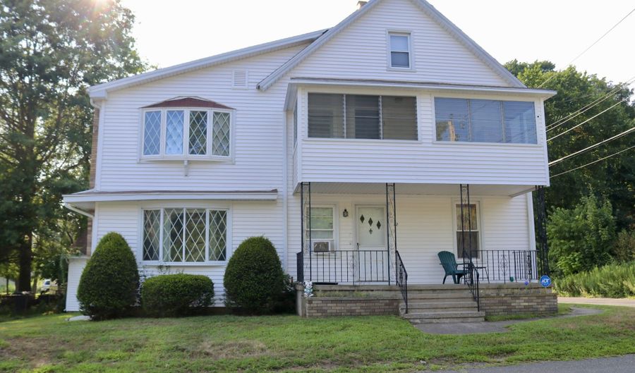 72 Colony St, Ansonia, CT 06401 - 5 Beds, 3 Bath