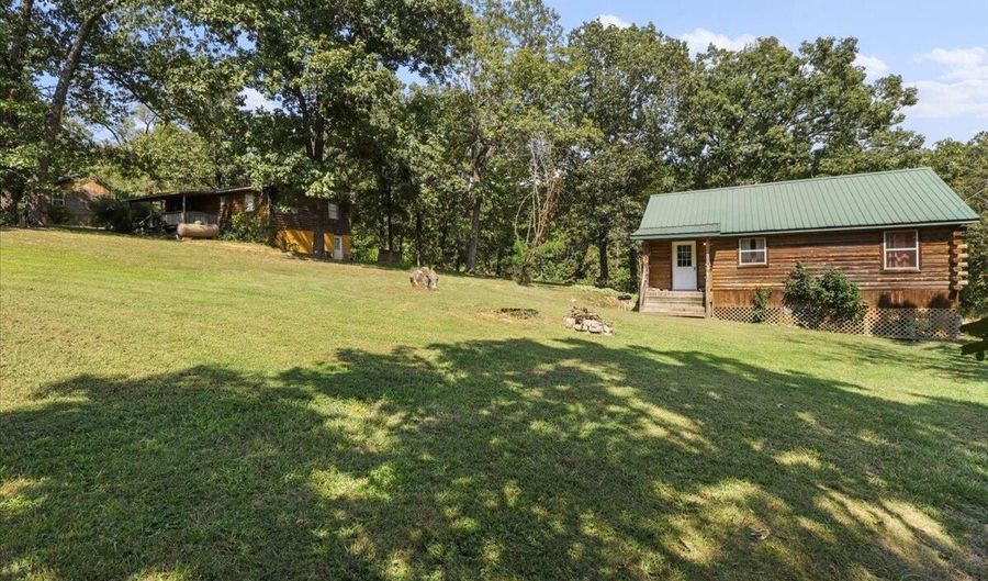 1300 County Road 113, Alton, MO 65606 - 6 Beds, 3 Bath