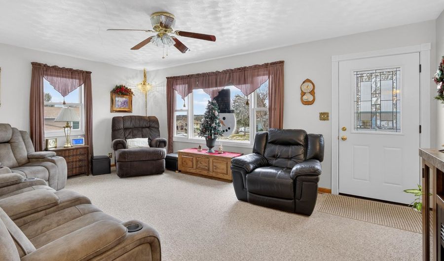 2038 12th St, Belle Fourche, SD 57717 - 5 Beds, 2 Bath