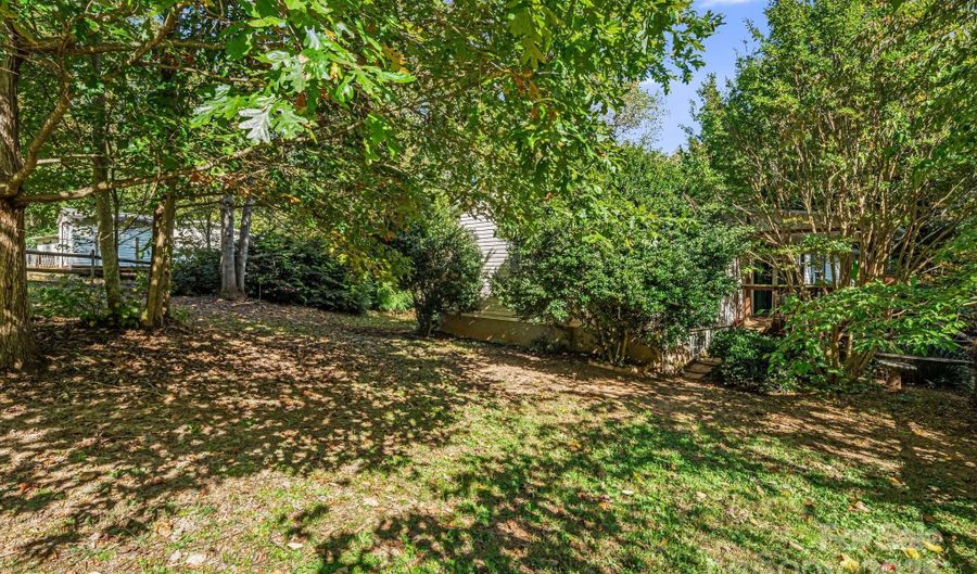 35 Evelyn Acres Dr, Asheville, NC 28806 - 3 Beds, 2 Bath