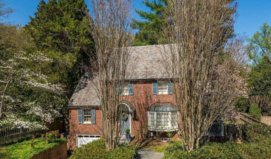 5225 ELLIOTT Rd, Bethesda, MD 20816 - 4 Beds, 5 Bath