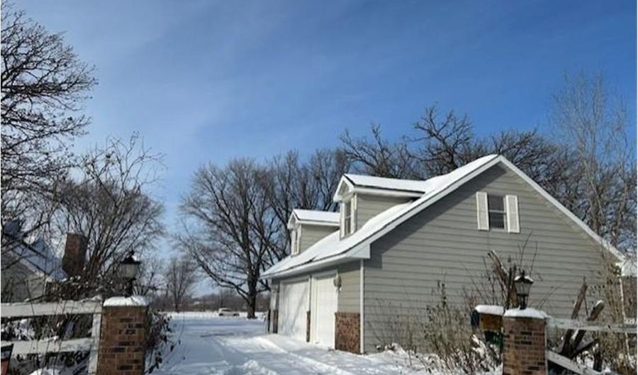 700 Oakland Pl NE, Austin, MN 55912 - 3 Beds, 2 Bath