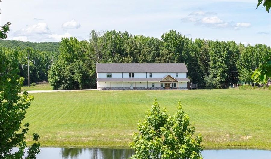 3200 Collum Ln W, Alma, AR 72921 - 3 Beds, 5 Bath