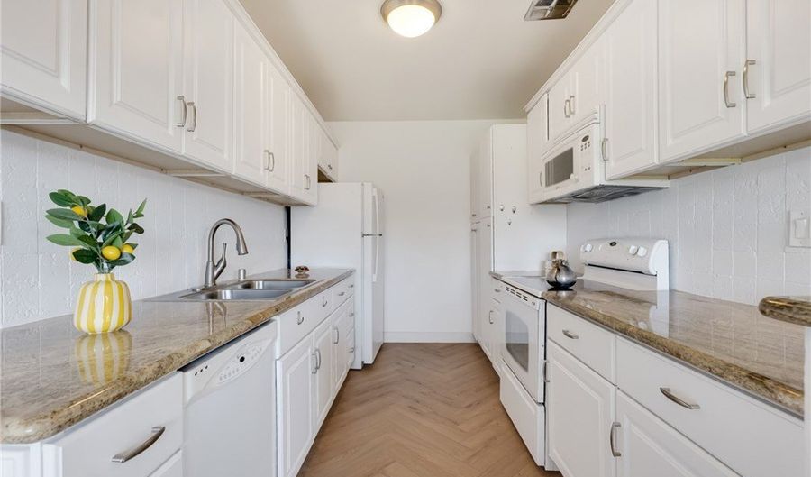 5400 Newcastle Ave 46, Encino, CA 91316 - 1 Beds, 1 Bath