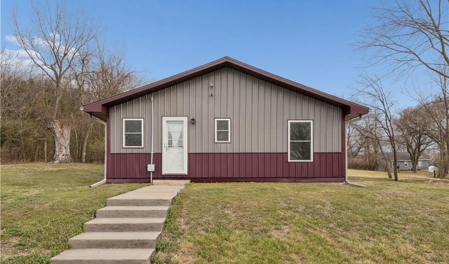 13382 NW Oak St, Amsterdam, MO 64723 - 2 Beds, 1 Bath