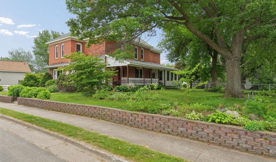 215 Elm St W, Amery, WI 54001 - 5 Beds, 2 Bath
