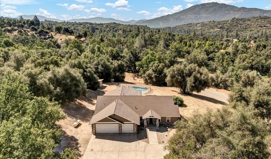 46453 Opah Dr, Ahwahnee, CA 93601 - 4 Beds, 2 Bath