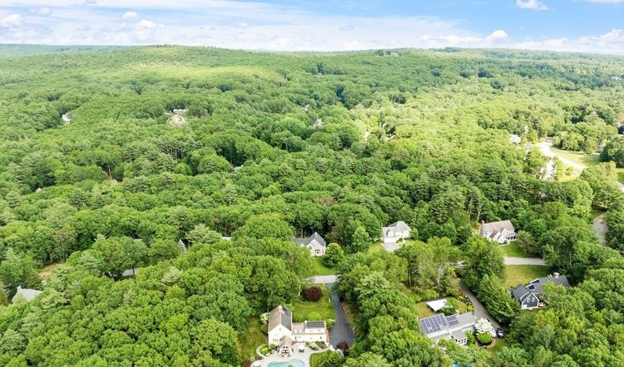 158 Kettle Hole Rd, Bolton, MA 01740 - 4 Beds, 3 Bath
