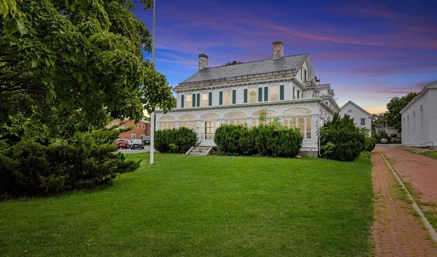 145 Main St, Amesbury, MA 01913 - 0 Beds, 4 Bath