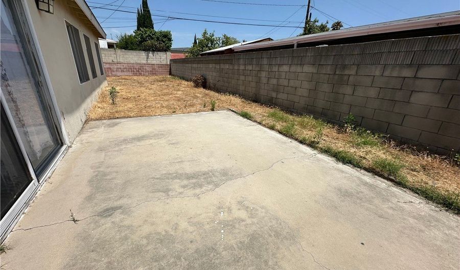 820 S Kenmore St, Anaheim, CA 92804 - 3 Beds, 2 Bath