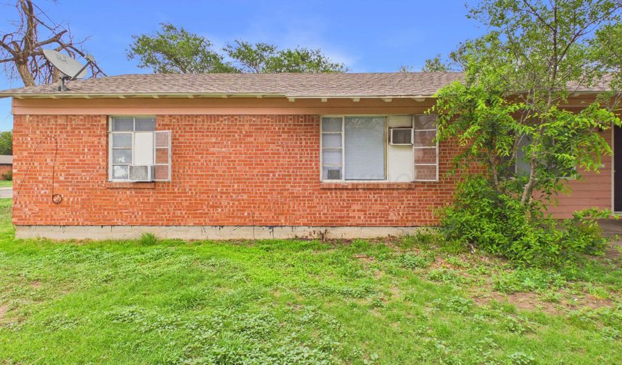 2711 Duncan A Dr, Amarillo, TX 79109 - 2 Beds, 1 Bath
