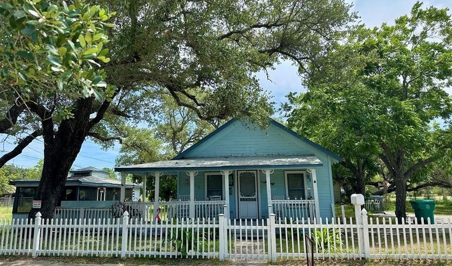 539 Goodnight, Aransas Pass, TX 78336 - 3 Beds, 2 Bath
