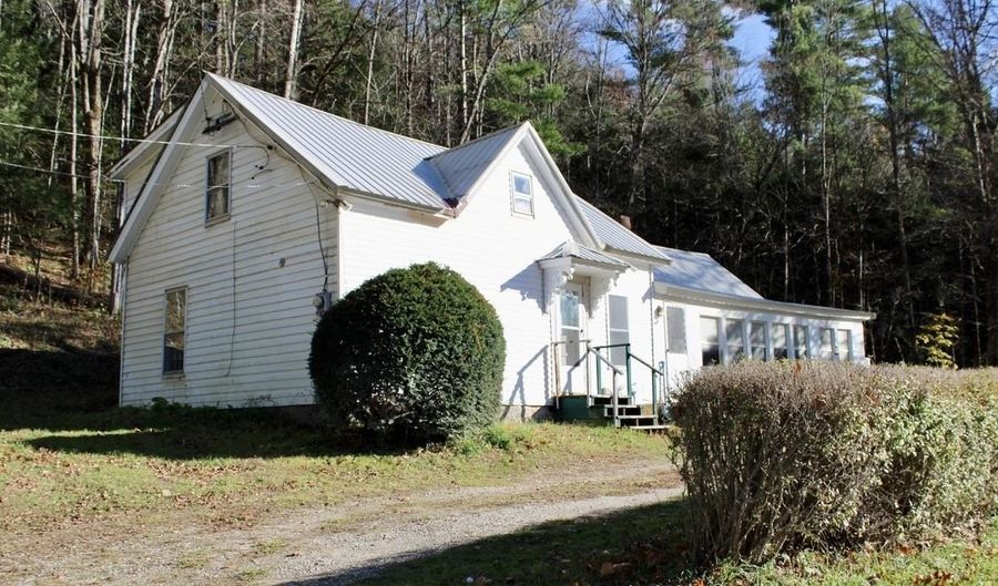 1066 Country Club Rd, Brandon, VT 05733 - 3 Beds, 1 Bath