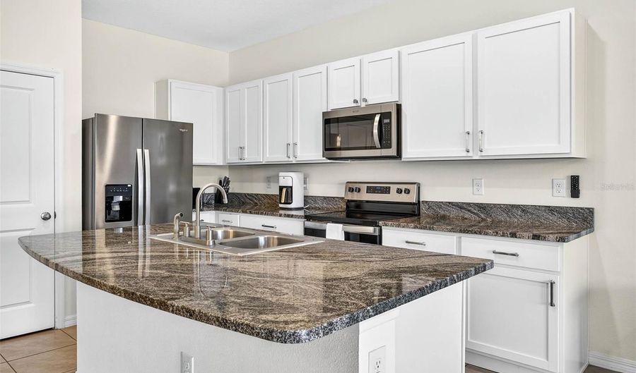 193 MANGROVE SHADE Cir, Apollo Beach, FL 33572 - 3 Beds, 3 Bath